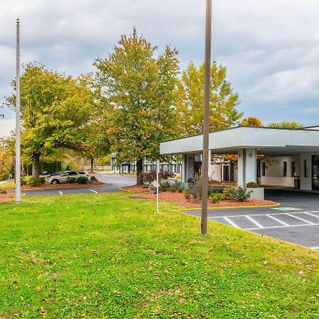 Clarion Inn Belle Vernon Zewnętrze zdjęcie