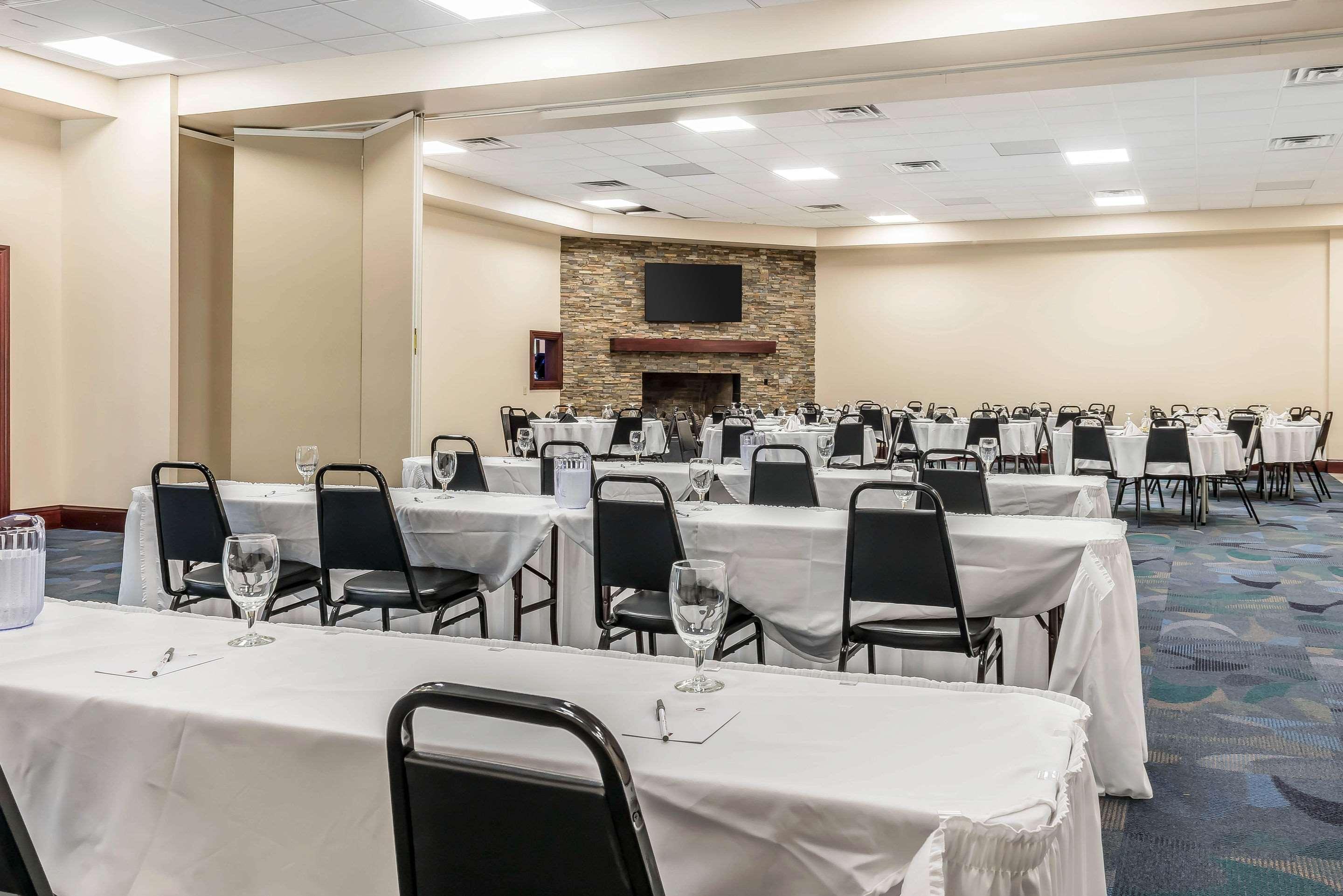 Clarion Inn Belle Vernon Zewnętrze zdjęcie