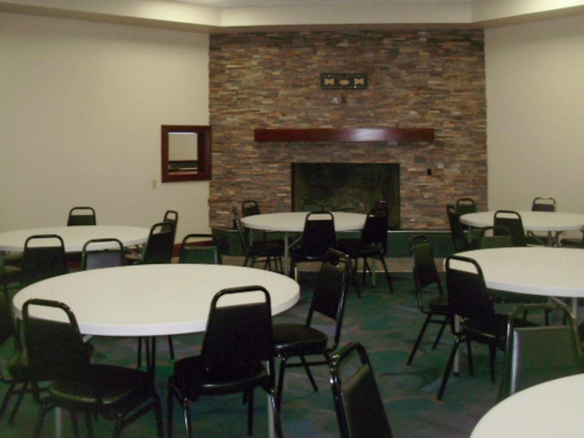 Clarion Inn Belle Vernon Zewnętrze zdjęcie