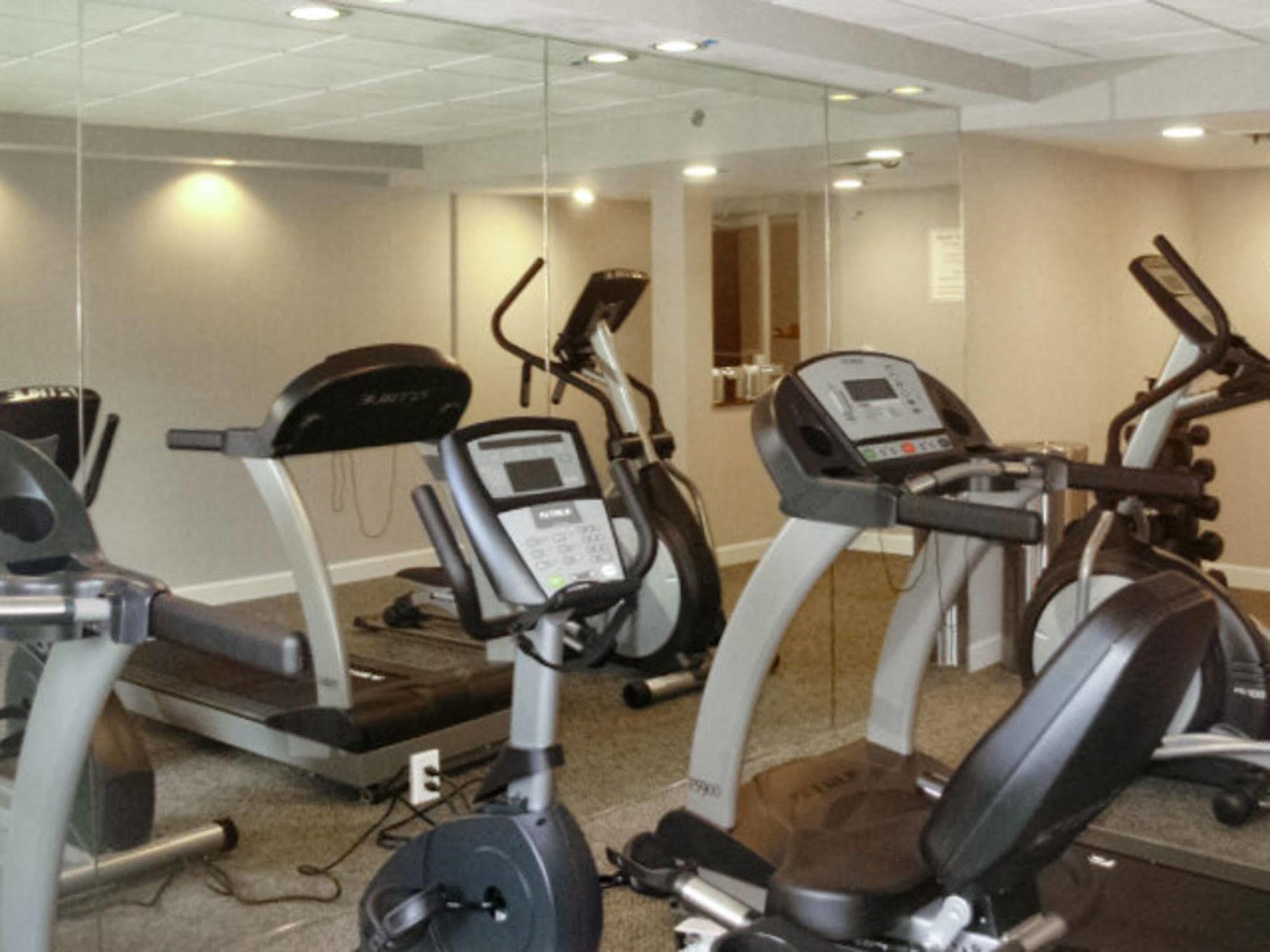 Clarion Inn Belle Vernon Zewnętrze zdjęcie